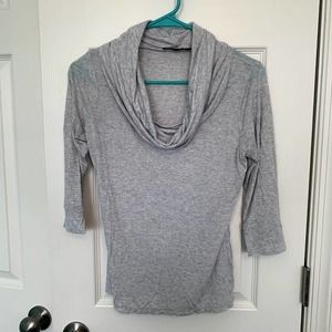 Outback Red Women's Size Small Gray Cowl Neck Sweater‎